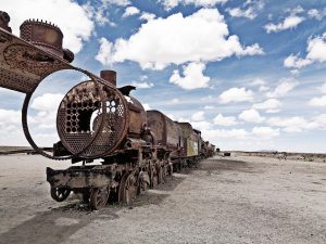bolivia classica - cimitero dei treni la rotta delle emozioni
